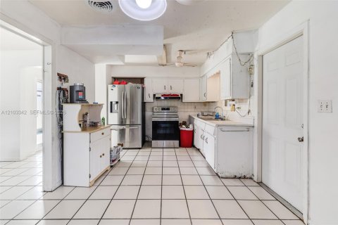 Villa ou maison à vendre à Miramar, Floride: 3 chambres, 123.37 m2 № 2411974 - photo 10