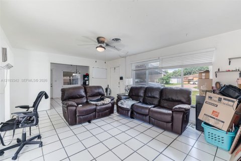 Villa ou maison à vendre à Miramar, Floride: 3 chambres, 123.37 m2 № 2411974 - photo 6