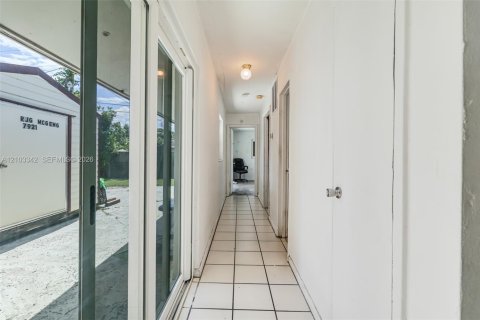 Villa ou maison à vendre à Miramar, Floride: 3 chambres, 123.37 m2 № 2411974 - photo 14