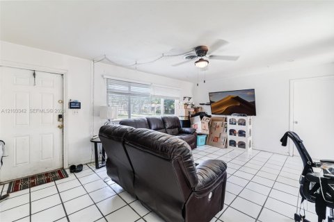 Villa ou maison à vendre à Miramar, Floride: 3 chambres, 123.37 m2 № 2411974 - photo 5