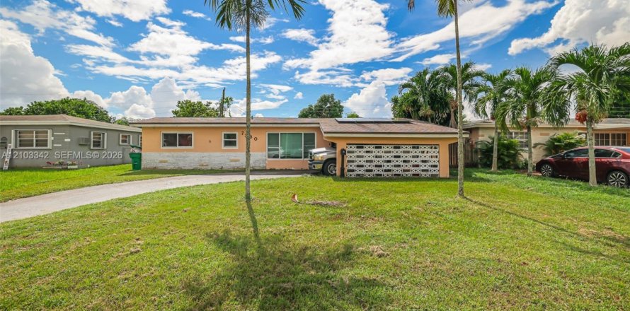 Villa ou maison à Miramar, Floride 3 chambres, 123.37 m2 № 2411974