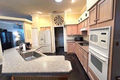 House in Hudson, Florida 3 bedrooms, 179.21 sq.m. № 2166756 - photo 11