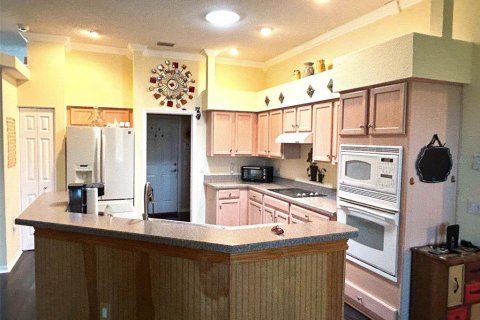 House in Hudson, Florida 3 bedrooms, 179.21 sq.m. № 2166756 - photo 12