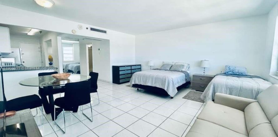Estudio en el Condominio en Miami Beach, Florida № 1955660