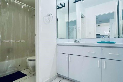 Condominio en alquiler en Miami Beach, Florida, 51.1 m2 № 1955660 - foto 8