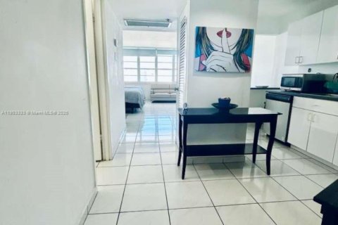 Condominio en alquiler en Miami Beach, Florida, 51.1 m2 № 1955660 - foto 5