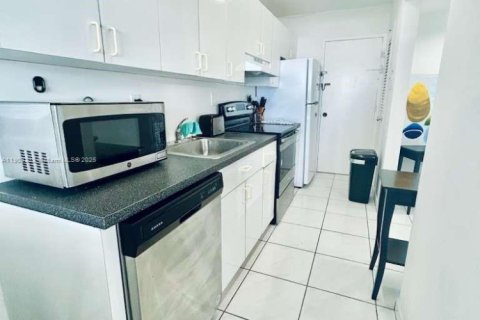 Condominio en alquiler en Miami Beach, Florida, 51.1 m2 № 1955660 - foto 7