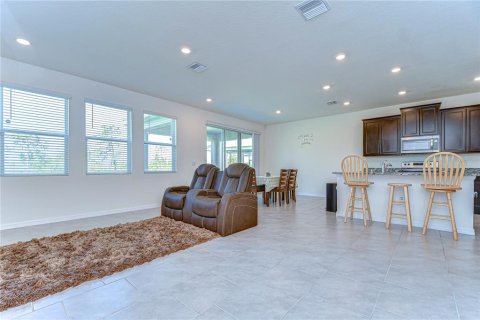 House in Wesley Chapel, Florida 4 bedrooms, 256.04 sq.m. № 1720456 - photo 9