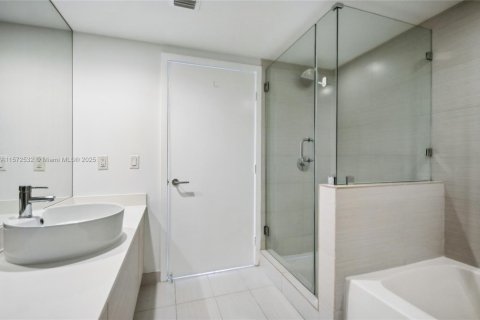Condo in Miami, Florida, 2 bedrooms  № 1729610 - photo 19