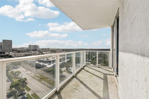 Condo in Miami, Florida, 2 bedrooms  № 1729610 - photo 21