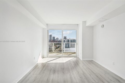 Condo in Miami, Florida, 2 bedrooms  № 1729610 - photo 16