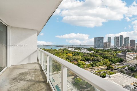 Condo in Miami, Florida, 2 bedrooms  № 1729610 - photo 23