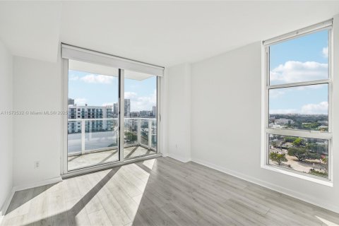 Condo in Miami, Florida, 2 bedrooms  № 1729610 - photo 13