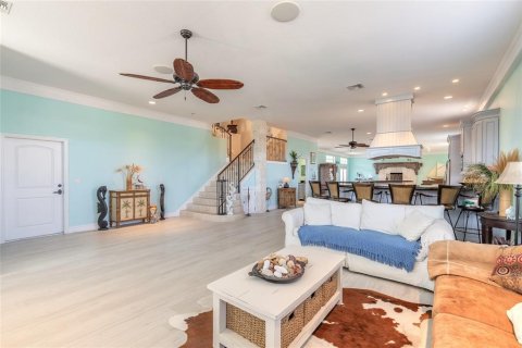 Villa ou maison à vendre à New Smyrna Beach, Floride: 5 chambres, 432.18 m2 № 1786042 - photo 27
