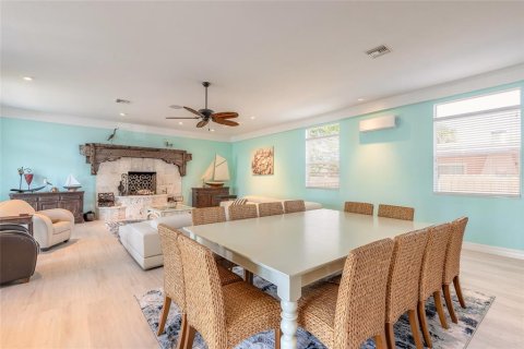 Villa ou maison à vendre à New Smyrna Beach, Floride: 5 chambres, 432.18 m2 № 1786042 - photo 21