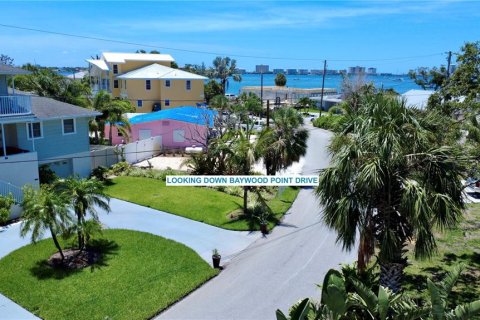House in Gulfport, Florida 3 bedrooms, 126.53 sq.m. № 1807466 - photo 9