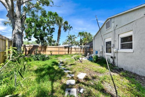 House in Gulfport, Florida 3 bedrooms, 126.53 sq.m. № 1807466 - photo 25