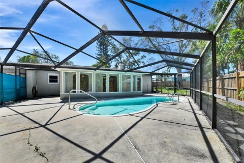 House in Gulfport, Florida 3 bedrooms, 126.53 sq.m. № 1807466 - photo 22