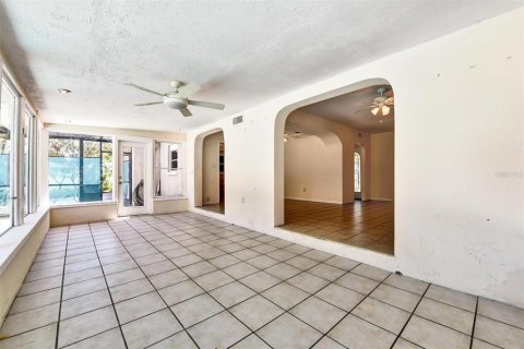 House in Gulfport, Florida 3 bedrooms, 126.53 sq.m. № 1807466 - photo 16