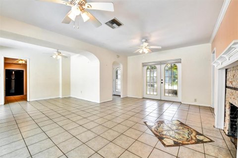 House in Gulfport, Florida 3 bedrooms, 126.53 sq.m. № 1807466 - photo 12