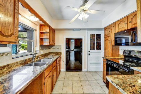 House in Gulfport, Florida 3 bedrooms, 126.53 sq.m. № 1807466 - photo 20