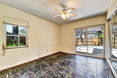 House in Gulfport, Florida 3 bedrooms, 126.53 sq.m. № 1807466 - photo 18