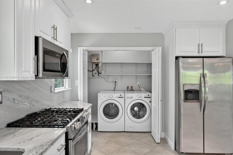 Villa ou maison à vendre à South Miami, Floride: 3 chambres, 118.36 m2 № 1974728 - photo 27