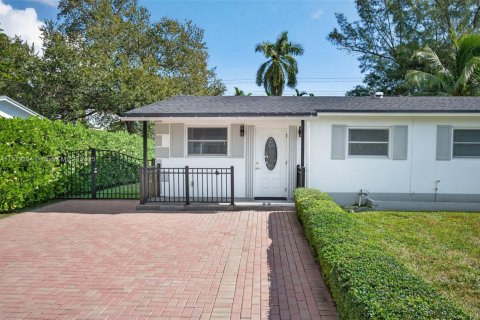 Villa ou maison à vendre à South Miami, Floride: 3 chambres, 118.36 m2 № 1974728 - photo 5
