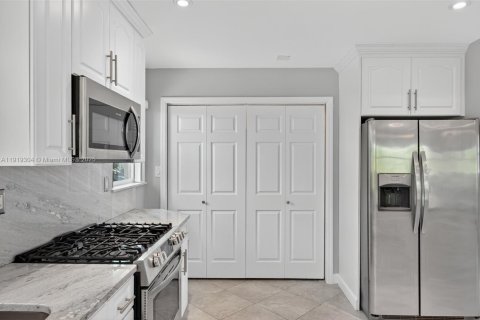 Villa ou maison à vendre à South Miami, Floride: 3 chambres, 118.36 m2 № 1974728 - photo 26