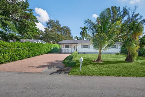 Villa ou maison à vendre à South Miami, Floride: 3 chambres, 118.36 m2 № 1974728 - photo 2