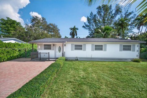 Villa ou maison à vendre à South Miami, Floride: 3 chambres, 118.36 m2 № 1974728 - photo 3
