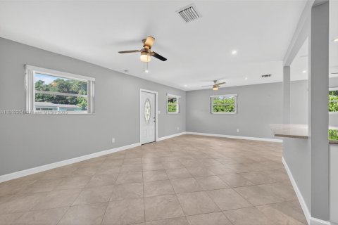 Villa ou maison à vendre à South Miami, Floride: 3 chambres, 118.36 m2 № 1974728 - photo 24