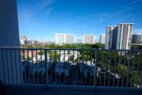 Condo à Aventura, Floride, 2 chambres  № 2414306