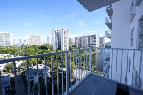 Copropriété à vendre à Aventura, Floride: 2 chambres, 113.34 m2 № 2414306 - photo 2