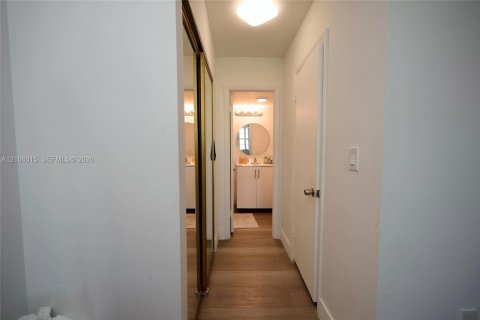 Copropriété à vendre à Aventura, Floride: 2 chambres, 113.34 m2 № 2414306 - photo 10