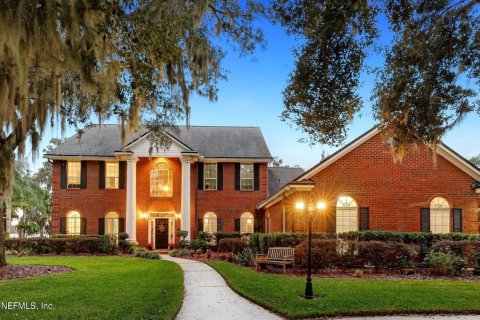 House in Fleming Island, Florida 6 bedrooms, 390.75 sq.m. № 853402 - photo 1