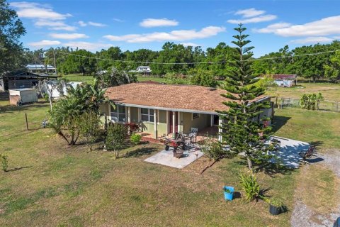 Купить виллу или дом в Плант-Сити, Флорида 3 комнаты, 182.92м2, № 1608088 - фото 1