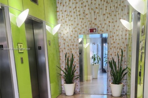 Copropriété à louer à Miami, Floride: 1 chambre, 60.48 m2 № 1956789 - photo 2