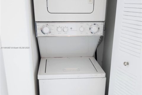 Copropriété à louer à Miami, Floride: 1 chambre, 60.48 m2 № 1956789 - photo 10