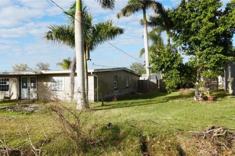 Villa ou maison à vendre à Punta Gorda, Floride: 3 chambres, 173.63 m2 № 2200874 - photo 2