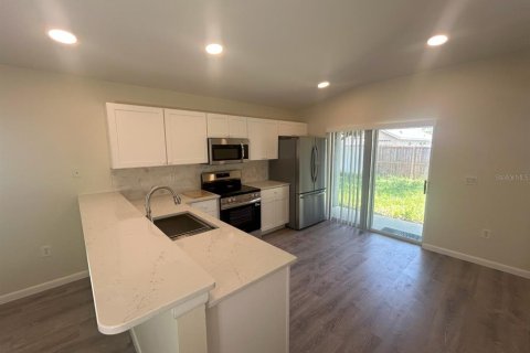 House in Ruskin, Florida 3 bedrooms, 126.35 sq.m. № 1795563 - photo 9