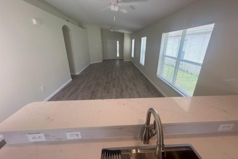House in Ruskin, Florida 3 bedrooms, 126.35 sq.m. № 1795563 - photo 13