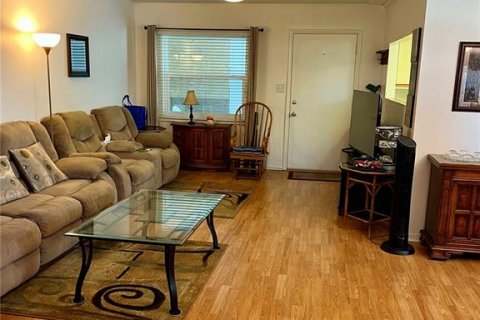 Condo in New Port Richey, Florida, 2 bedrooms  № 1870222 - photo 16