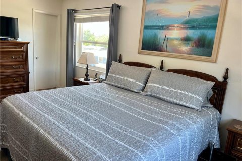 Condo in New Port Richey, Florida, 2 bedrooms  № 1870222 - photo 30