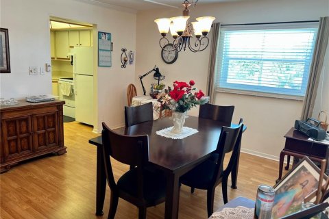 Condo in New Port Richey, Florida, 2 bedrooms  № 1870222 - photo 14