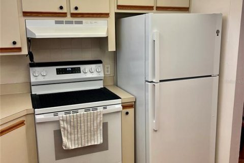Condo in New Port Richey, Florida, 2 bedrooms  № 1870222 - photo 11