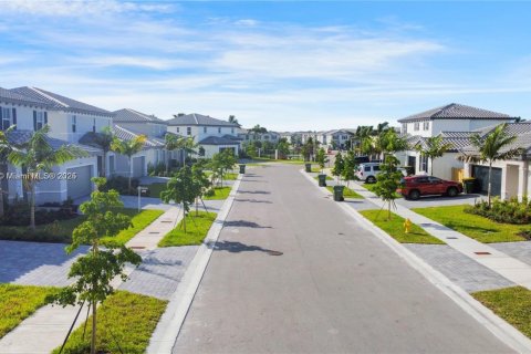 House in Homestead, Florida 4 bedrooms, 226.59 sq.m. № 1950987 - photo 18