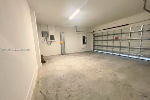 House in Homestead, Florida 4 bedrooms, 226.59 sq.m. № 1950987 - photo 16