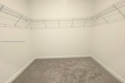 House in Homestead, Florida 4 bedrooms, 226.59 sq.m. № 1950987 - photo 15