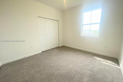 House in Homestead, Florida 4 bedrooms, 226.59 sq.m. № 1950987 - photo 10